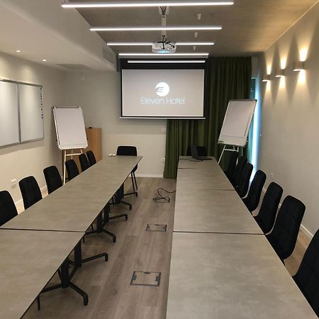Eleven Business & Sport Hotel Jaszarokszallas Εξωτερικό φωτογραφία