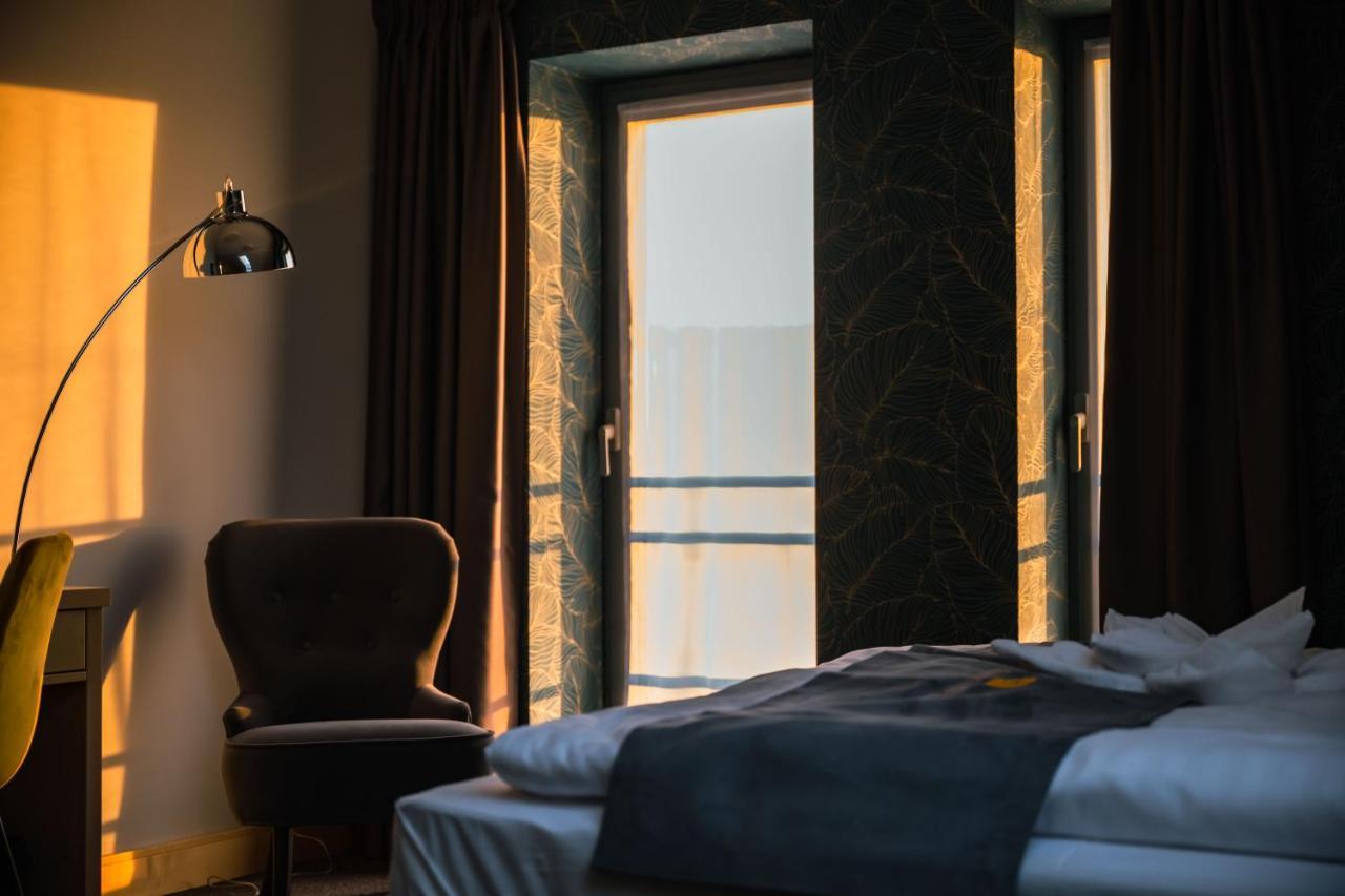 Eleven Business & Sport Hotel Jaszarokszallas Εξωτερικό φωτογραφία