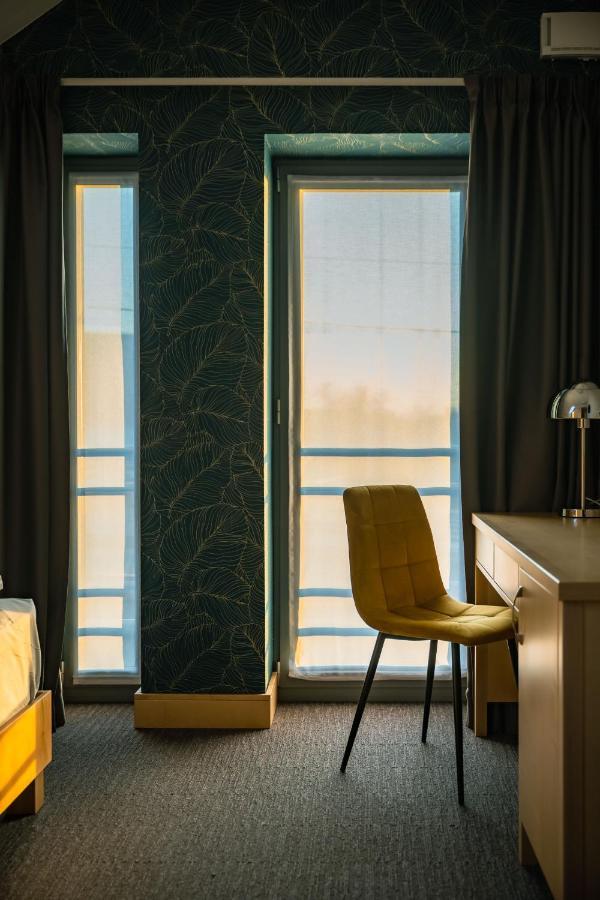 Eleven Business & Sport Hotel Jaszarokszallas Εξωτερικό φωτογραφία