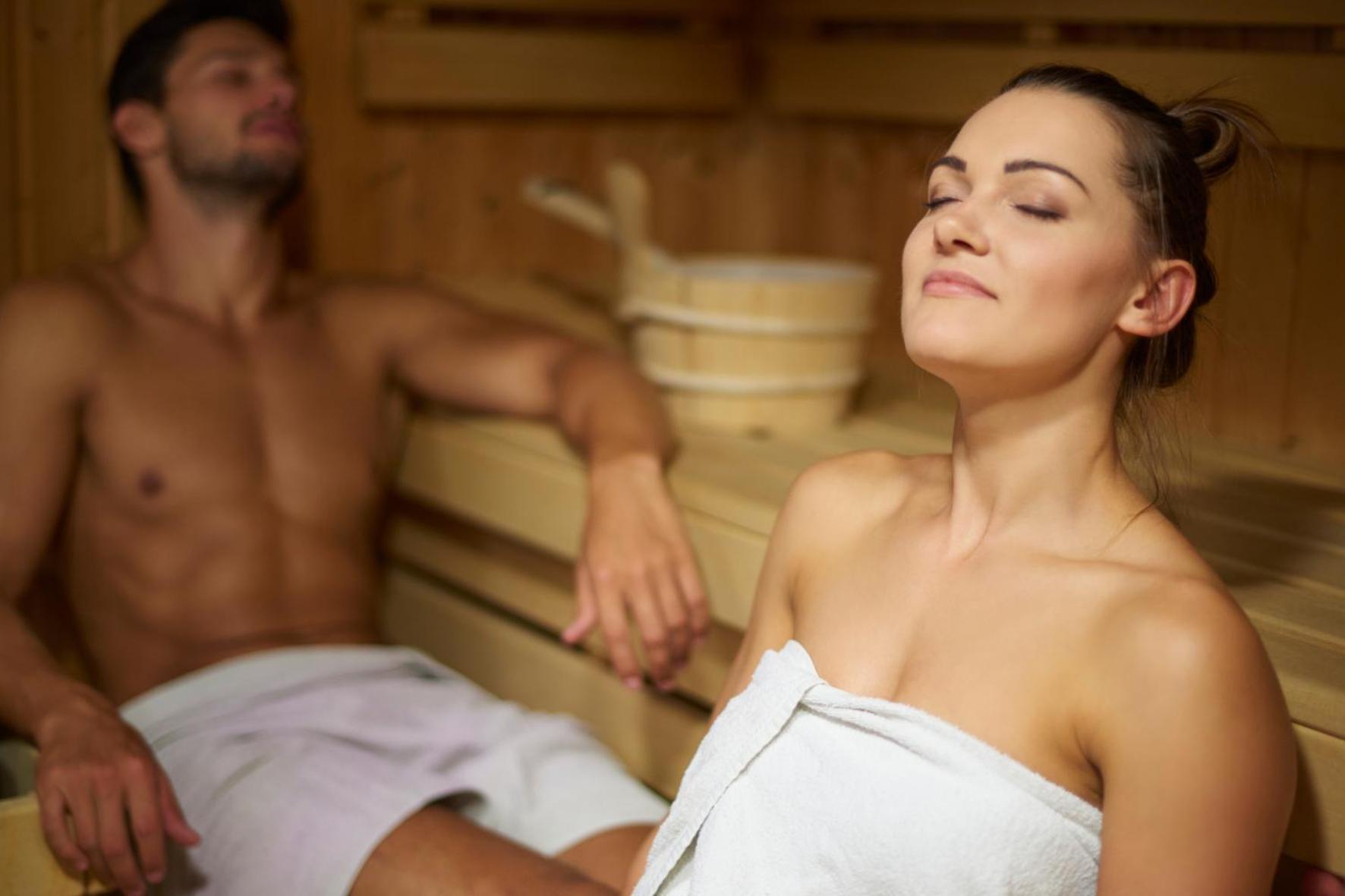 Eleven Business & Sport Hotel Jaszarokszallas Εξωτερικό φωτογραφία