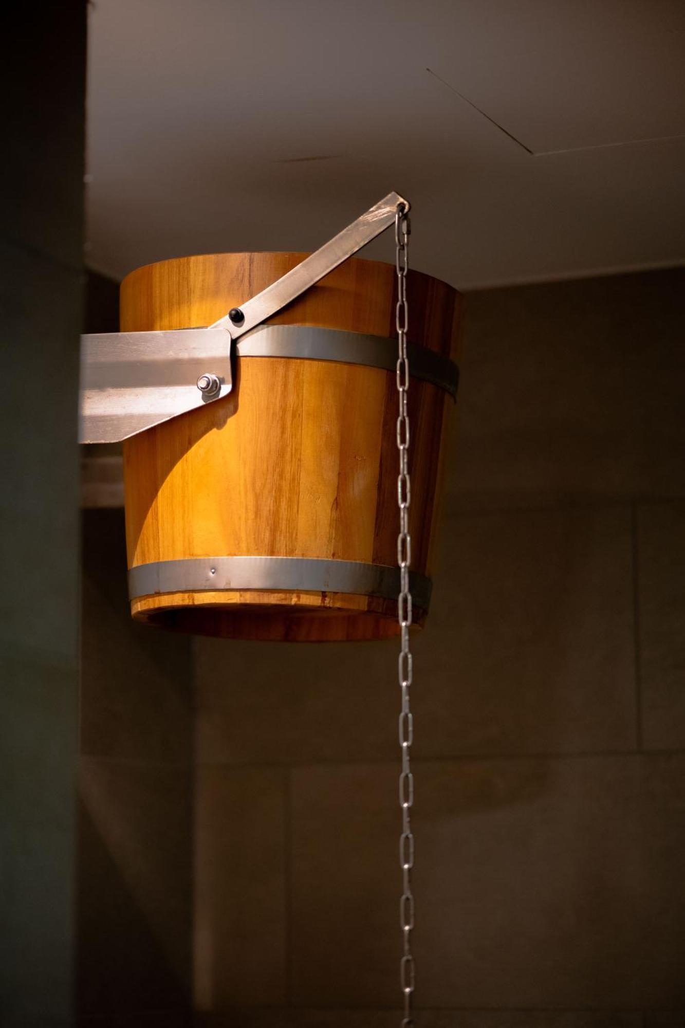 Eleven Business & Sport Hotel Jaszarokszallas Εξωτερικό φωτογραφία